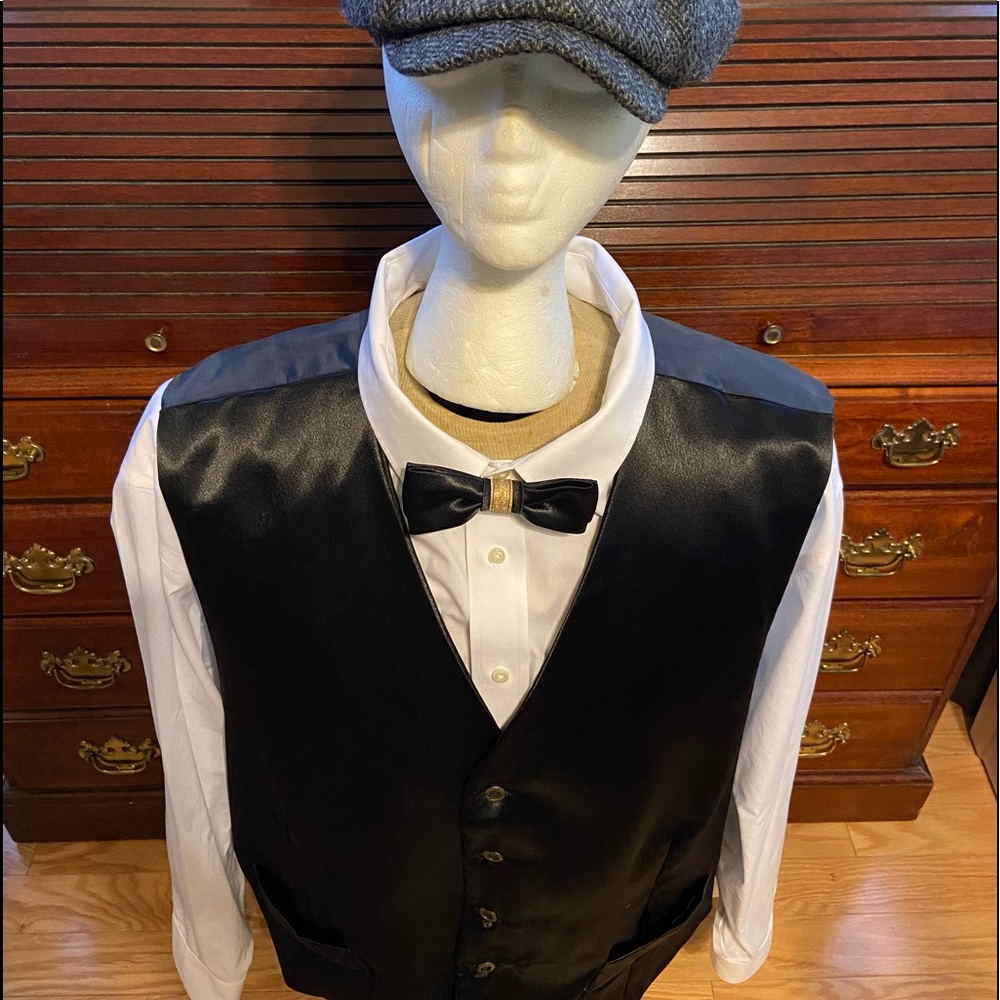 HANDMADE VEST